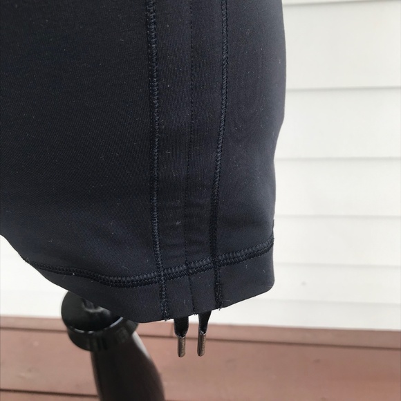 Lululemon Hot 'N Sweaty Short Yoga Shorts - Picture 3 of 8